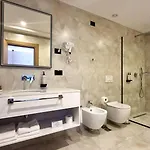 Sibb فندق تيرانا