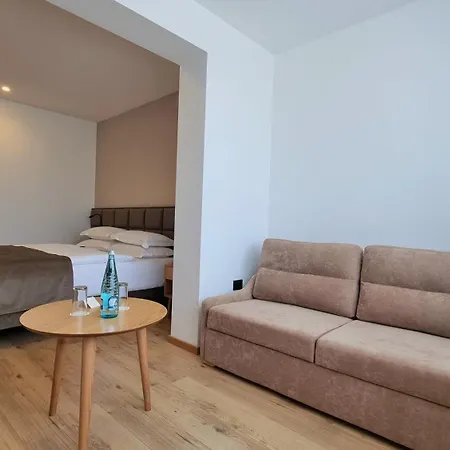 فندق Sibb تيرانا