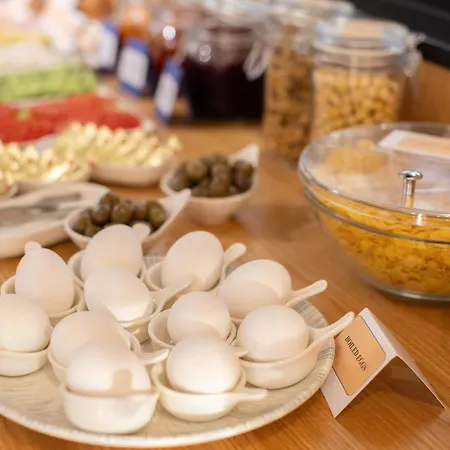 Sibb فندق تيرانا