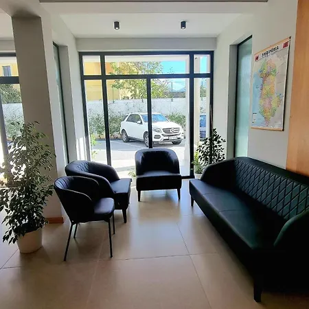 فندق Sibb تيرانا