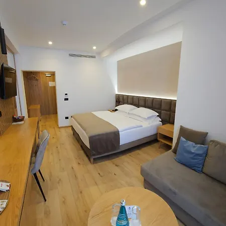 Sibb Hotell *