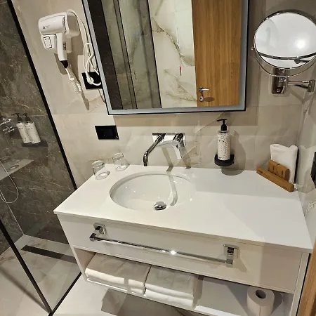 Sibb Hotel *